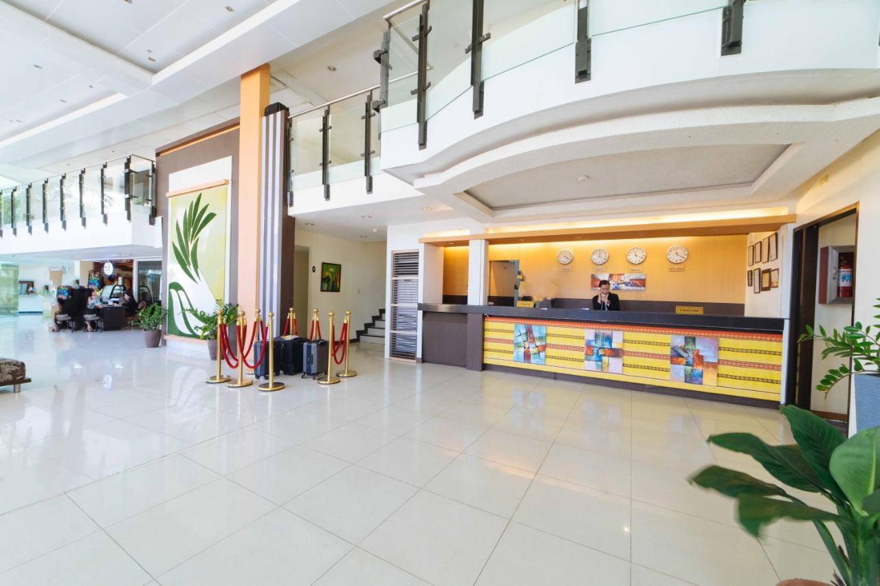 Hotel Reddoorz Premium @ The Ritz Garden Oases à Davao City Extérieur photo