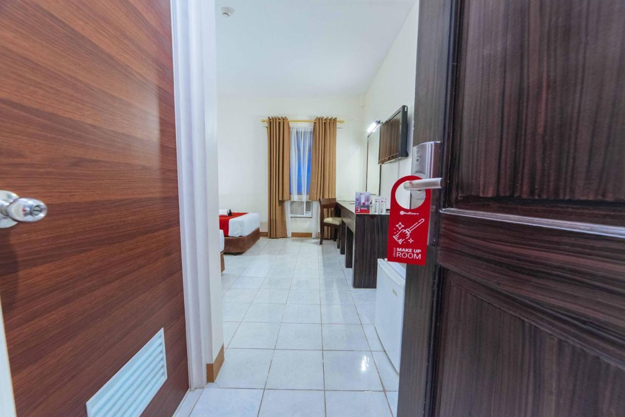 Hotel Reddoorz Premium @ The Ritz Garden Oases à Davao City Extérieur photo