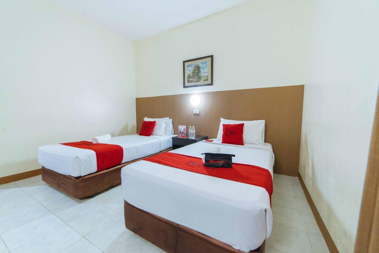 Hotel Reddoorz Premium @ The Ritz Garden Oases à Davao City Extérieur photo