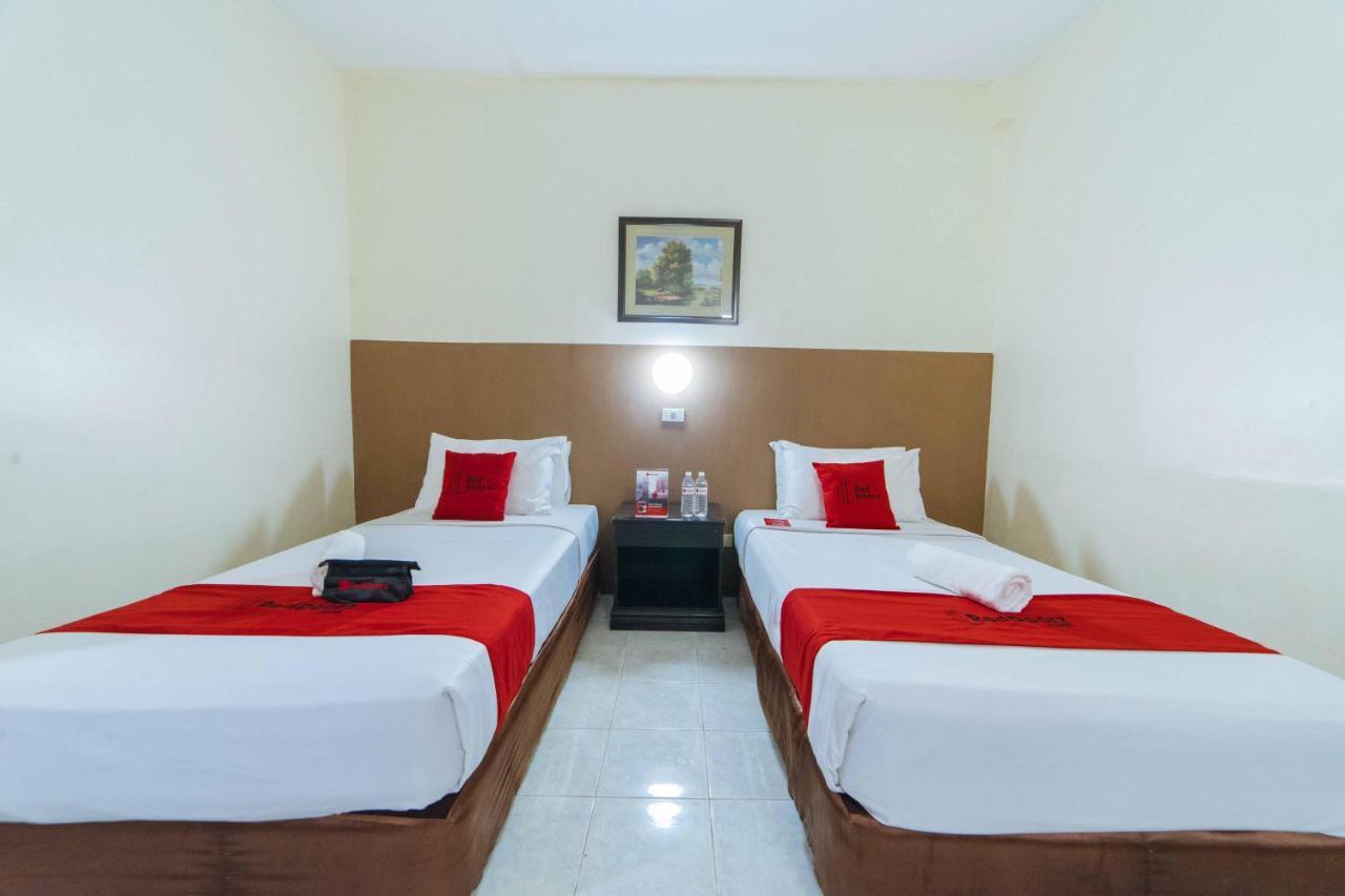 Hotel Reddoorz Premium @ The Ritz Garden Oases à Davao City Extérieur photo