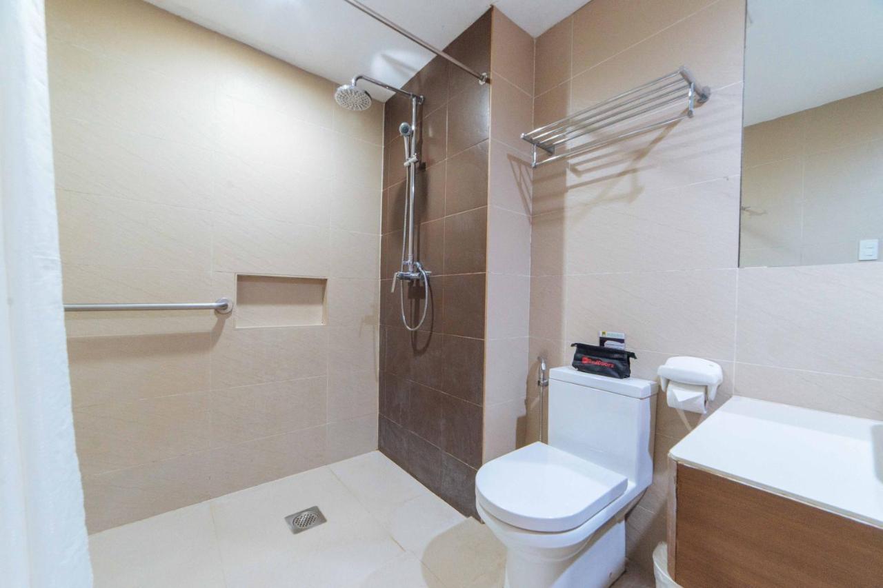 Hotel Reddoorz Premium @ The Ritz Garden Oases à Davao City Chambre photo