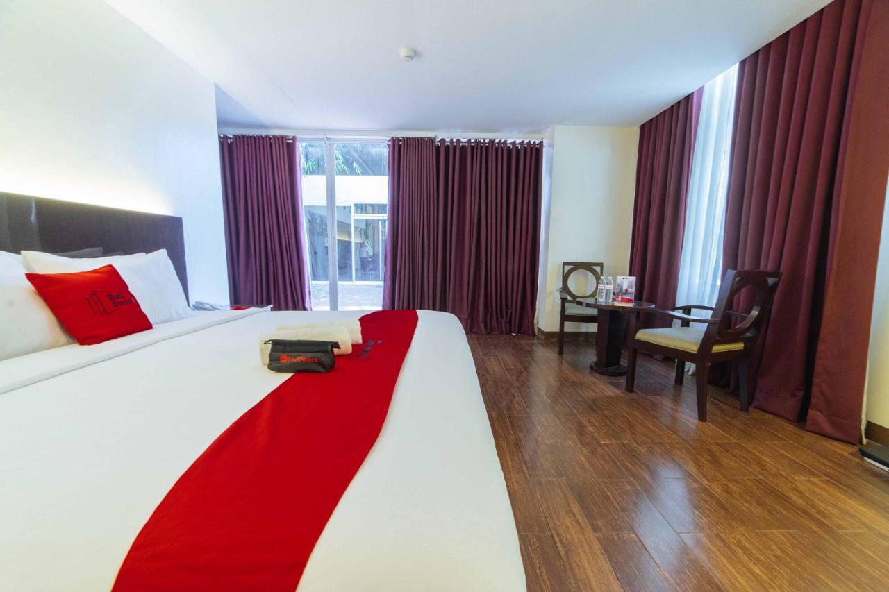 Hotel Reddoorz Premium @ The Ritz Garden Oases à Davao City Extérieur photo