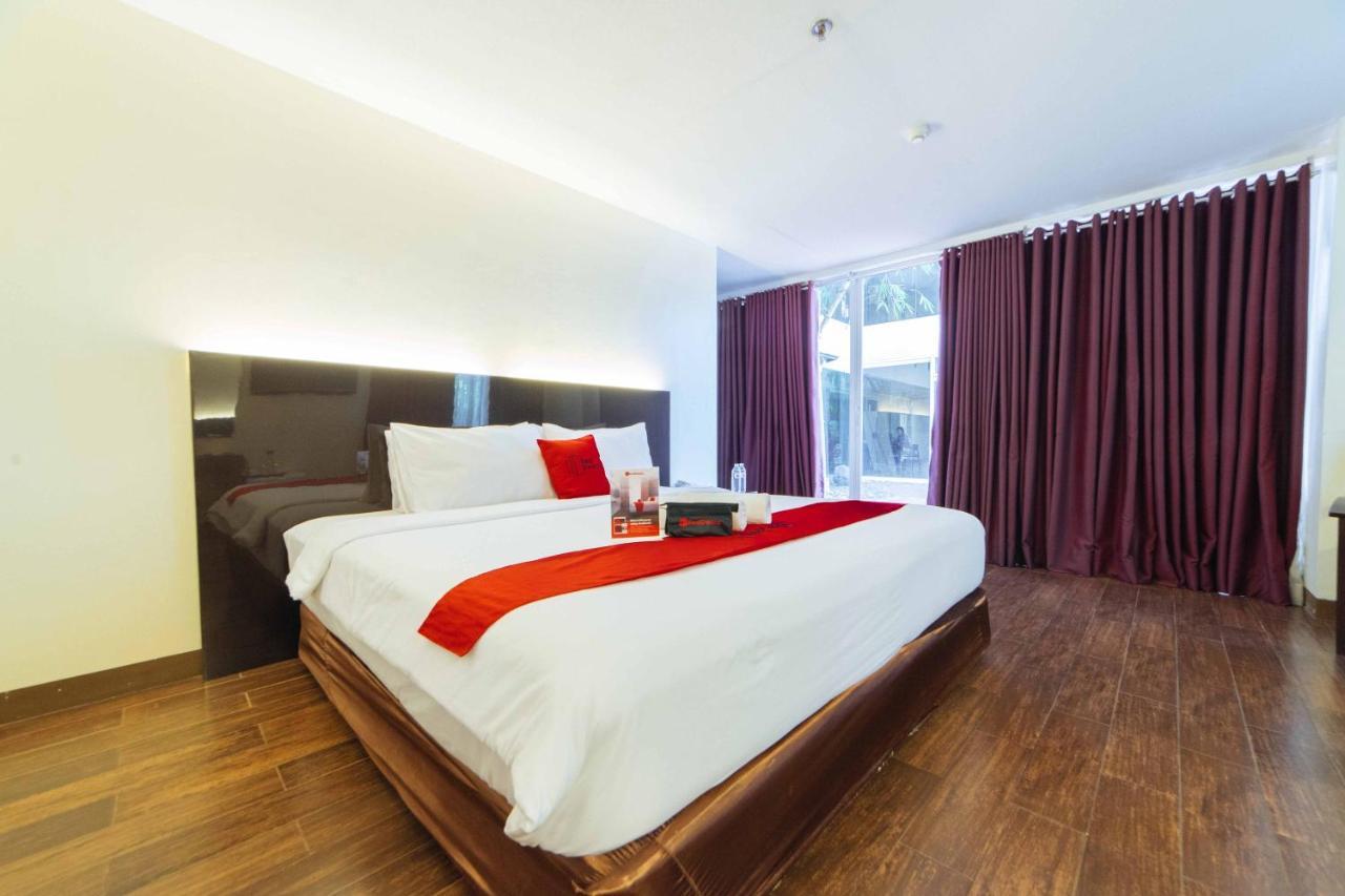 Hotel Reddoorz Premium @ The Ritz Garden Oases à Davao City Extérieur photo