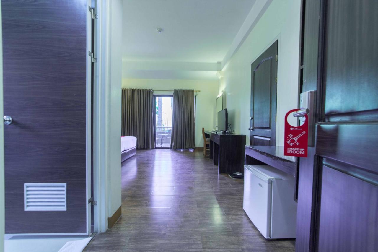 Hotel Reddoorz Premium @ The Ritz Garden Oases à Davao City Extérieur photo