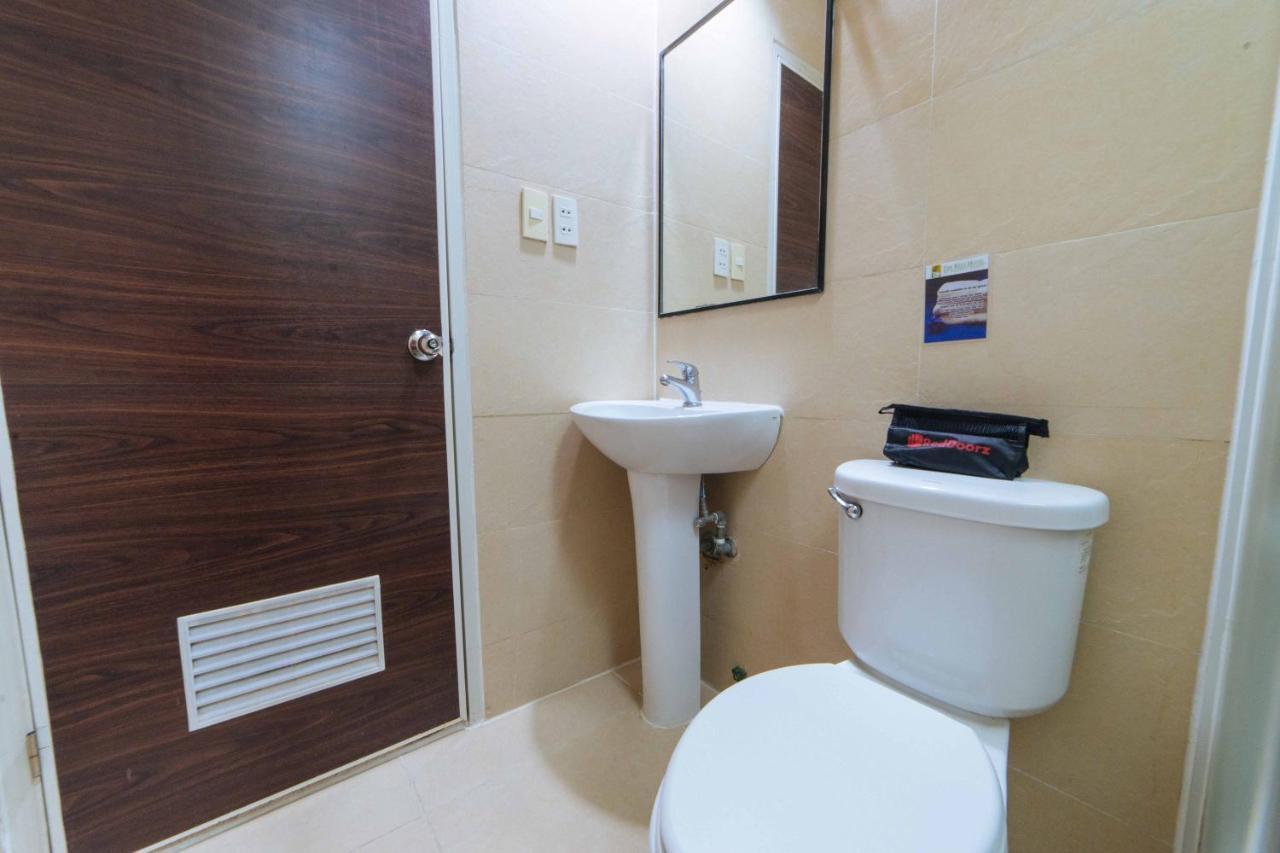 Hotel Reddoorz Premium @ The Ritz Garden Oases à Davao City Extérieur photo