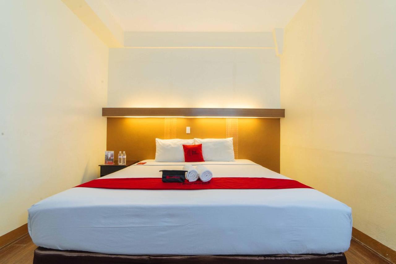 Hotel Reddoorz Premium @ The Ritz Garden Oases à Davao City Extérieur photo