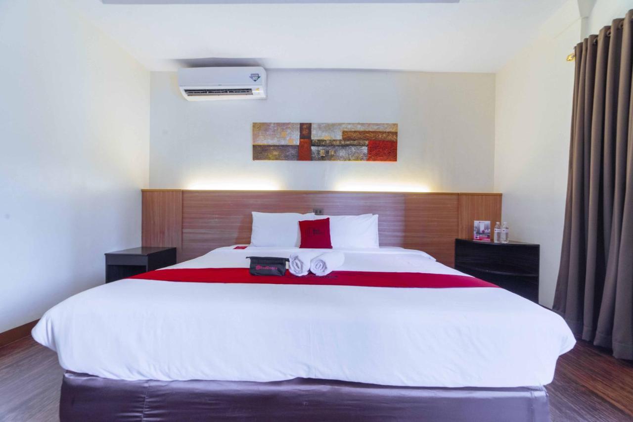 Hotel Reddoorz Premium @ The Ritz Garden Oases à Davao City Extérieur photo