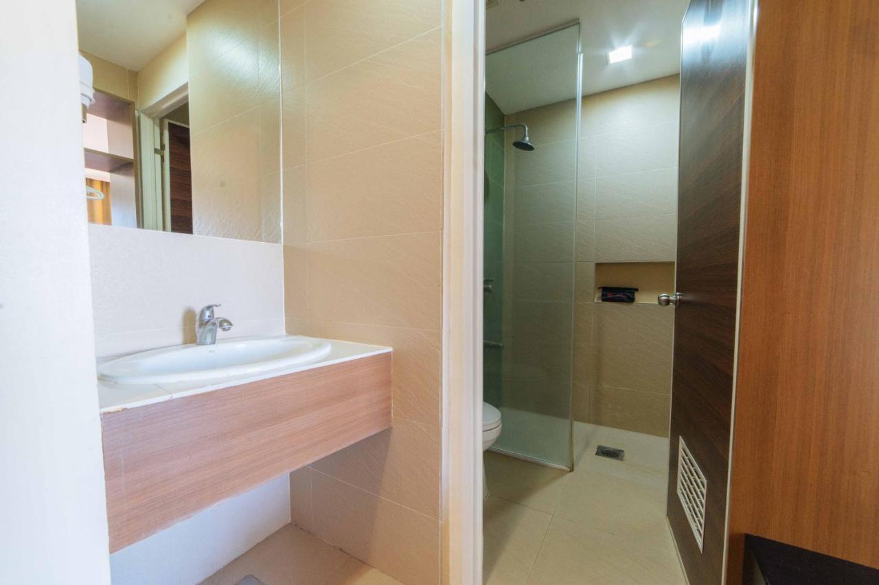 Hotel Reddoorz Premium @ The Ritz Garden Oases à Davao City Extérieur photo