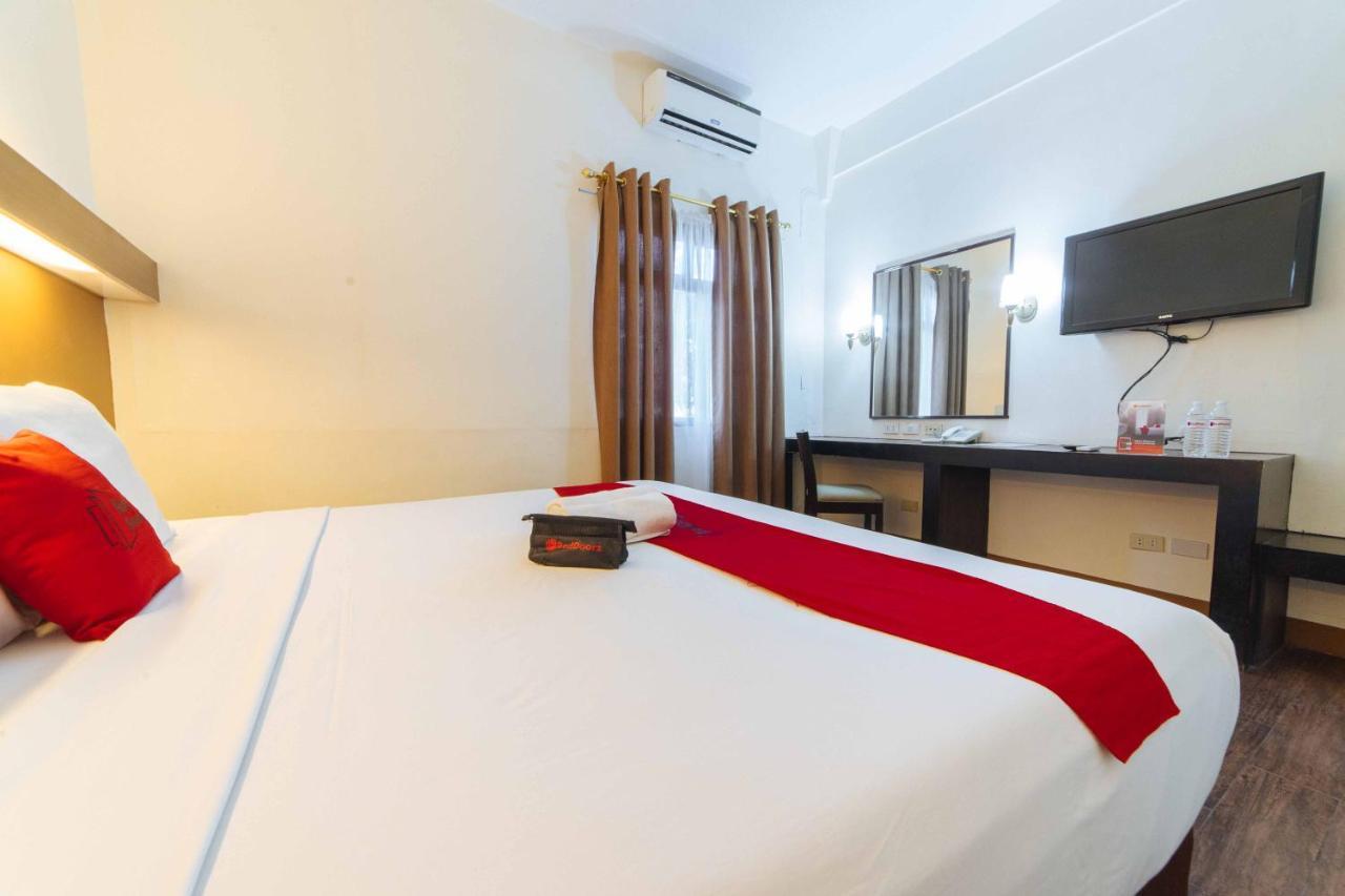 Hotel Reddoorz Premium @ The Ritz Garden Oases à Davao City Extérieur photo