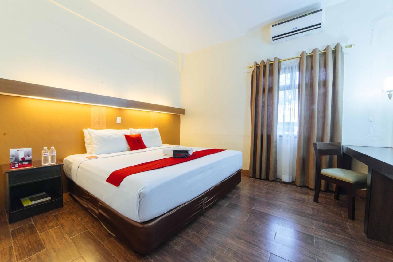 Hotel Reddoorz Premium @ The Ritz Garden Oases à Davao City Extérieur photo
