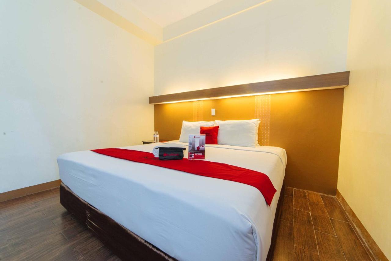 Hotel Reddoorz Premium @ The Ritz Garden Oases à Davao City Extérieur photo
